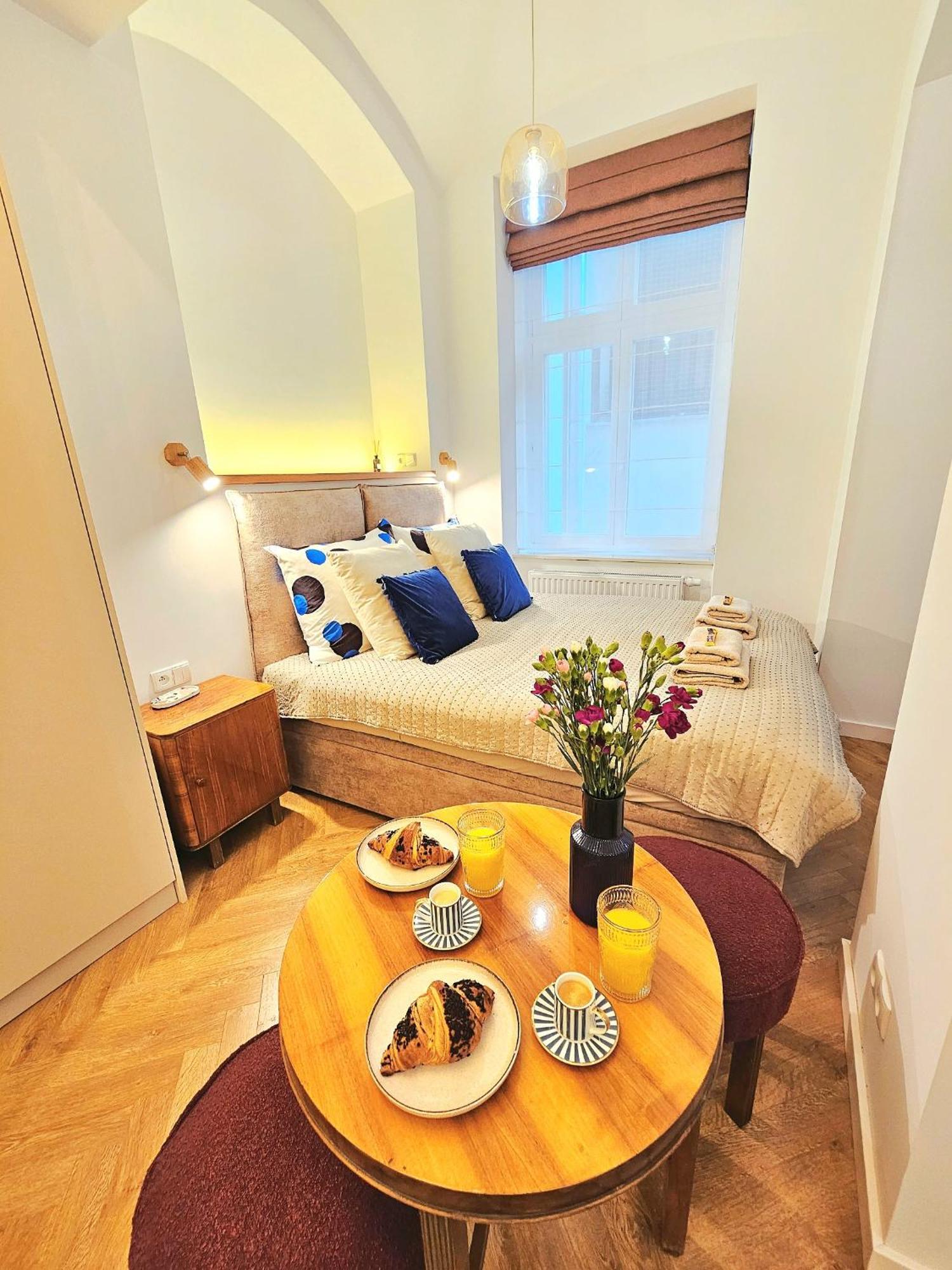 Deluxe Vintage Chic - Kazimierz Old Town Apartment Krakow Luaran gambar